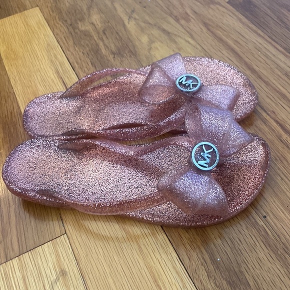 Michael Kors Girl’s Pink Sparkly Flip Flops Size 11 - Picture 3 of 6